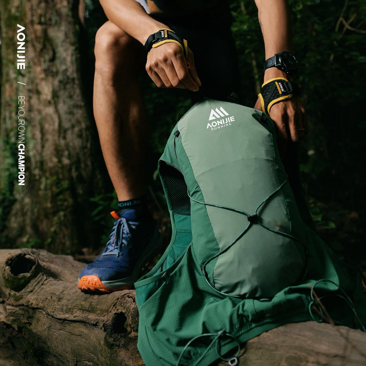 Aonijie Monte Blanc Series 12L Trail Vest w/Flasks